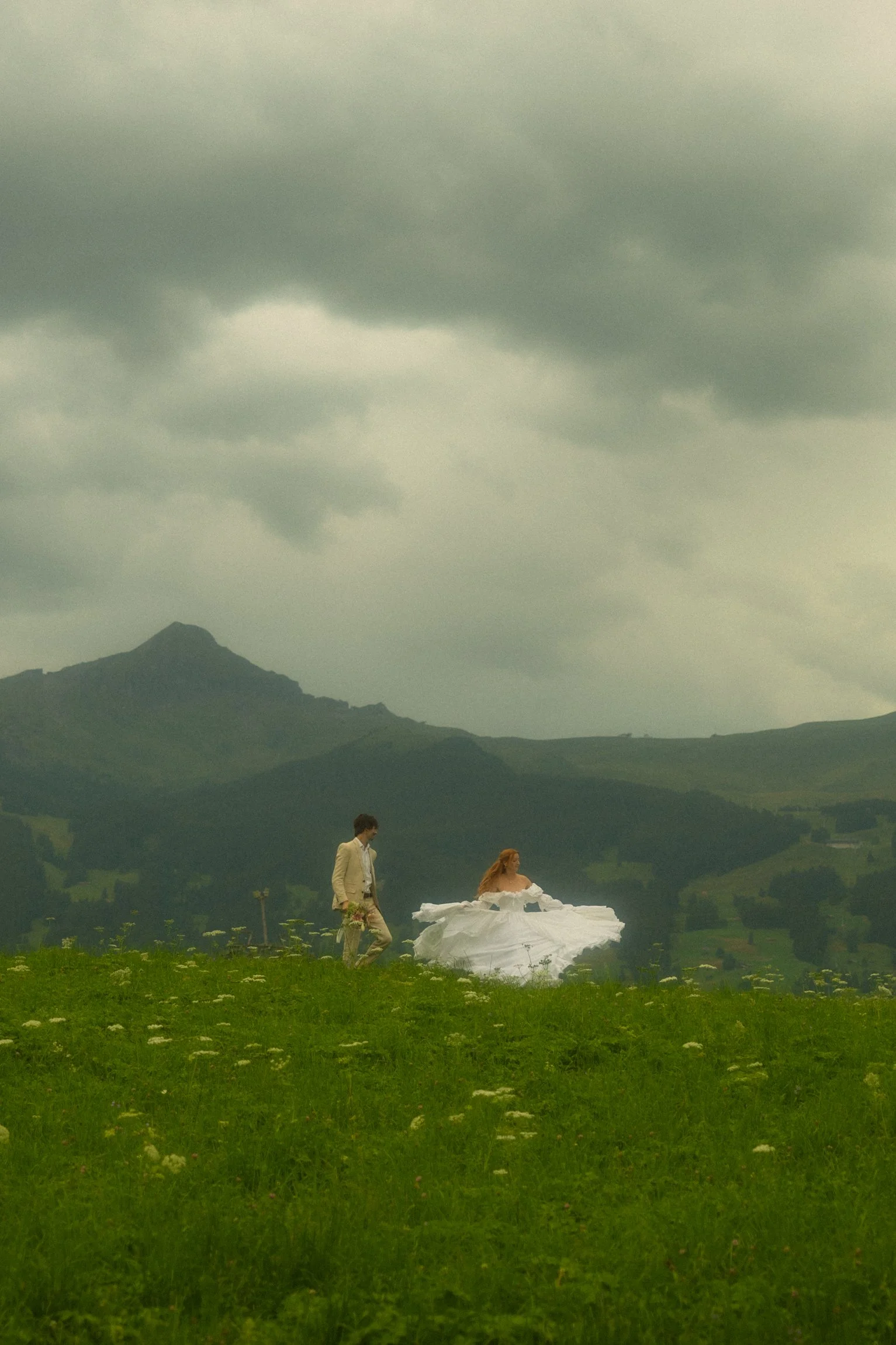  A Swiss Alps Meadow Elopement in Grindelwald 