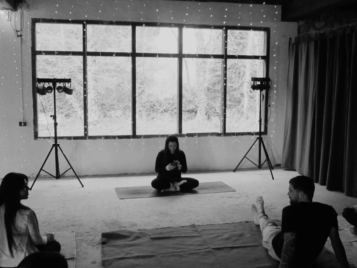 taller autoconocimeinto, gestión emocional, yoga sensorial, psicología integral y holística.