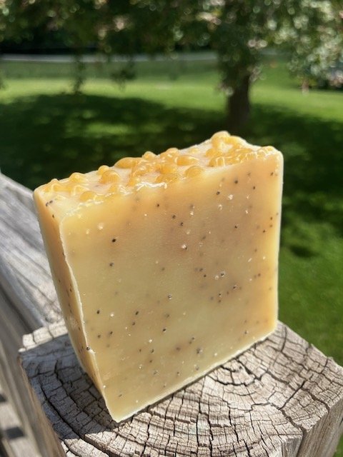 Lemongrass-Poppy seeds Soap