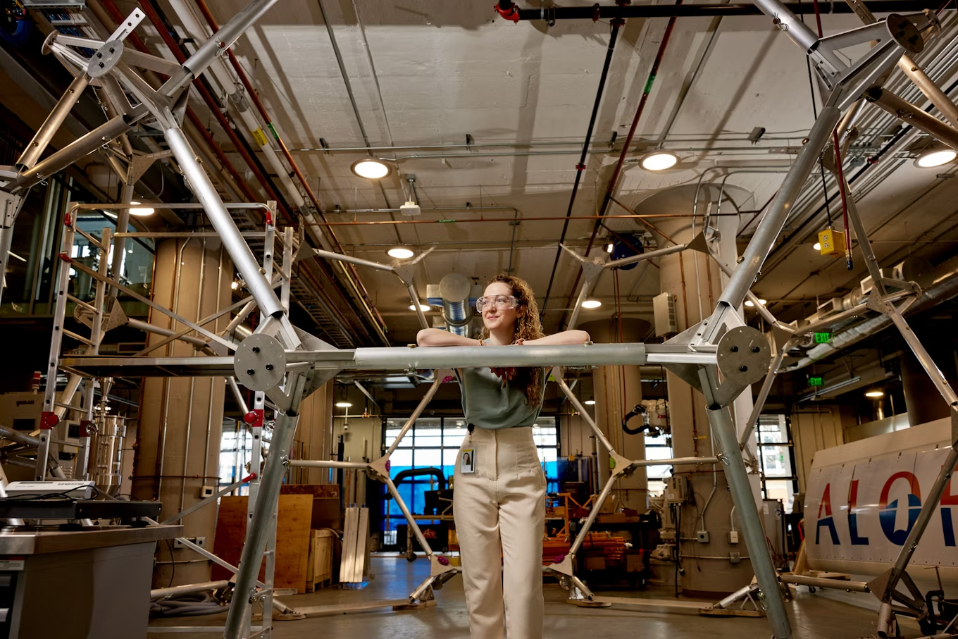 INVERSE  |  04.20.2023
Ariel Ekblaw Wants To Go to Space So We Can Save Earth