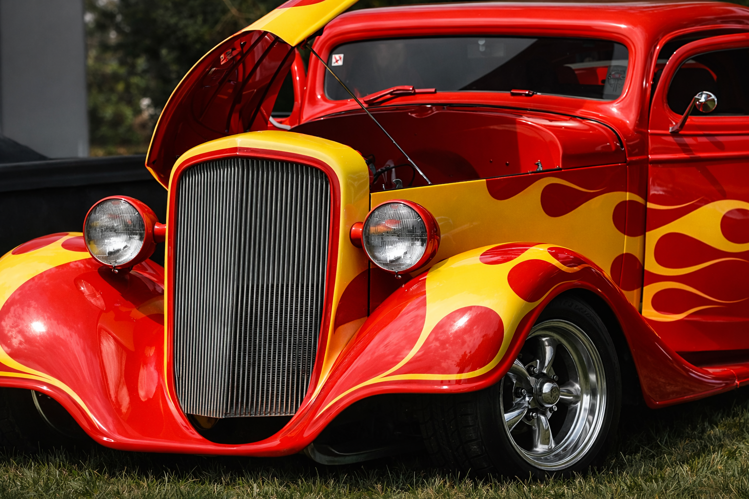 "Lift"
Form follows motion, rising from ground toward something unseen. The path is already chosen—the rest is momentum.