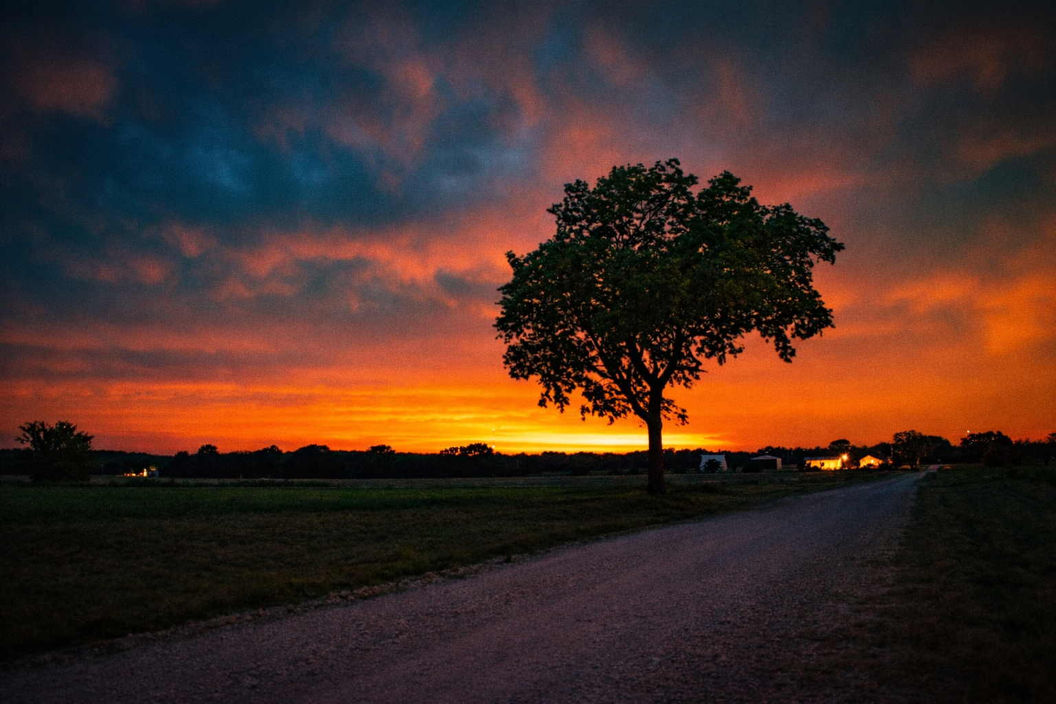 "After the Sun"
The glow holds even after the source is gone. What ends doesn’t vanish—it lingers.