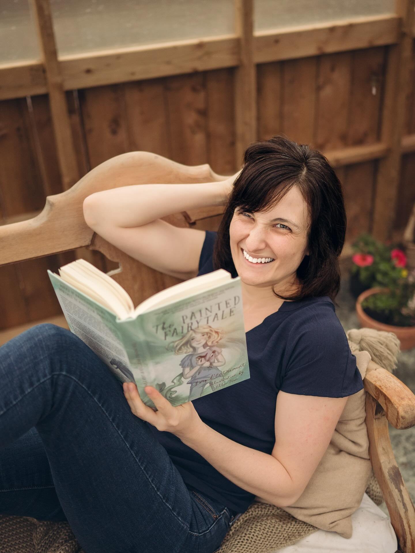 If you&rsquo;re wondering what themes you&rsquo;ll find inside The Painted Fairytale, here&rsquo;s what you can expect:

The Power of Beauty &amp; Art 🎨

If you&rsquo;ve ever wondered what difference your paintings, poetry, stories, and works of art