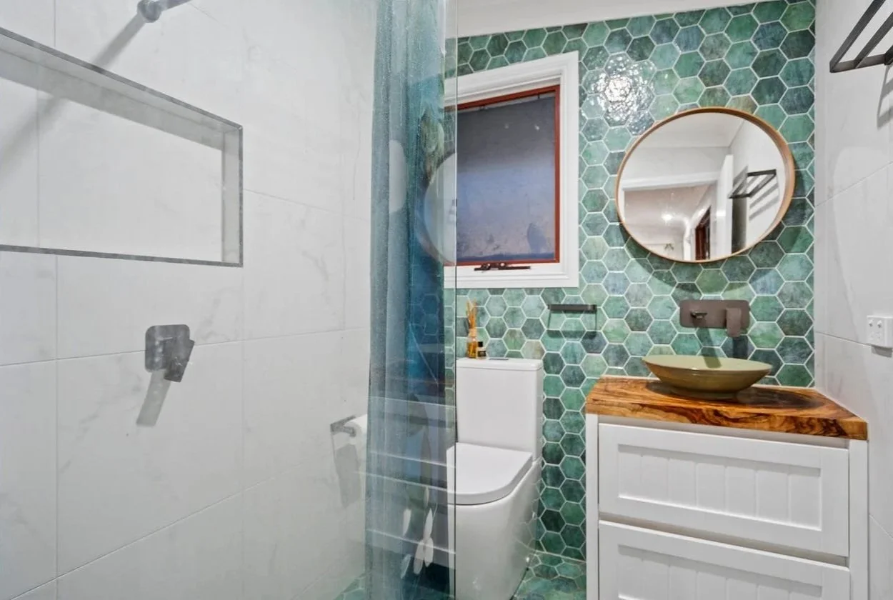 55_Yamboyna_Bath_2.jpg