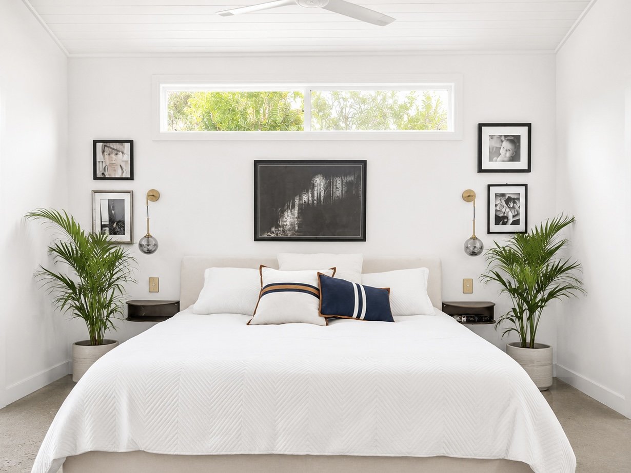 Master Bedroom (Downstairs)