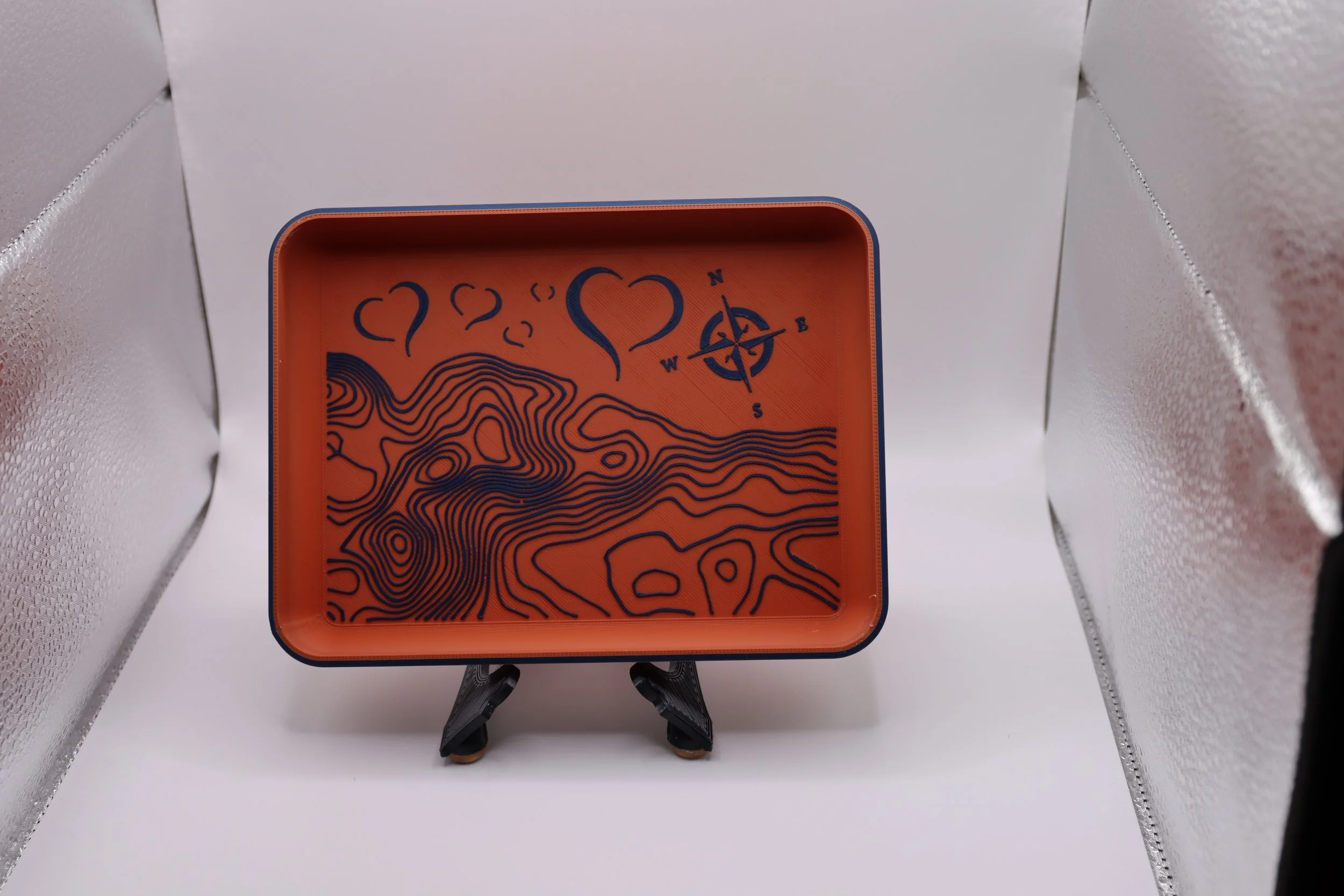 EDC_Adv_Valentine_Tray_TerracottaBlue.JPG