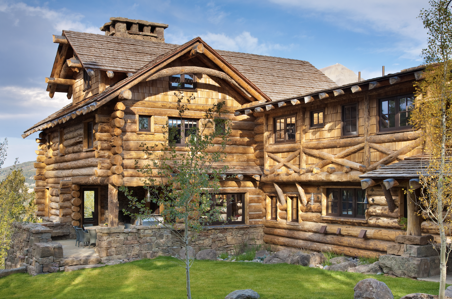 TP-15-rear-exterior-log-home.png