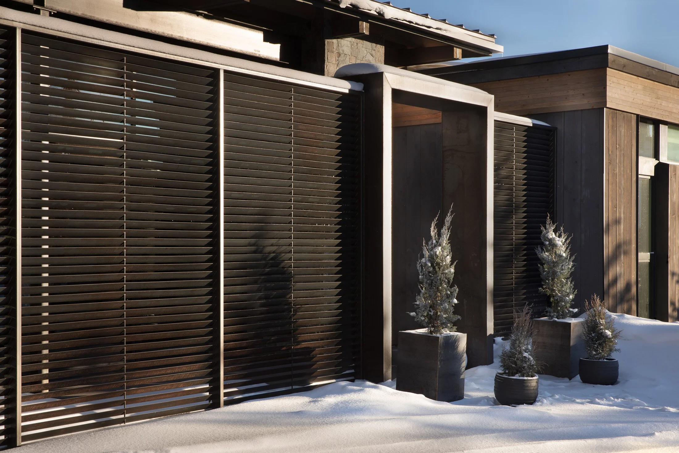 LPSL-30-ski-house-private-entry-courtyard.jpg.jpg