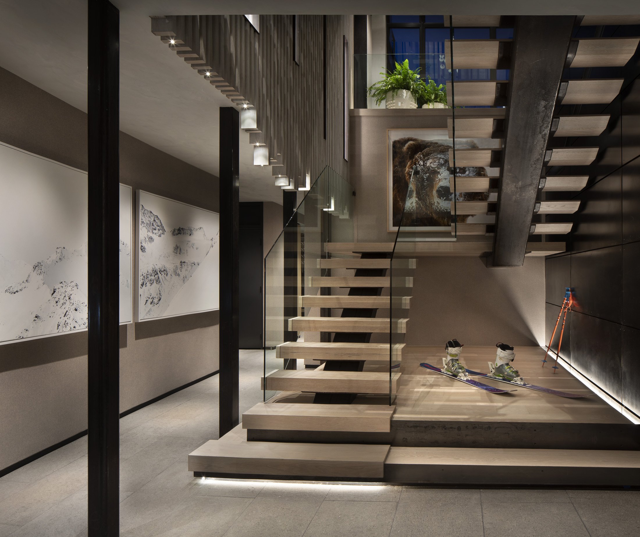 LPSL-22-floating-staircase-gallery.jpg.jpg
