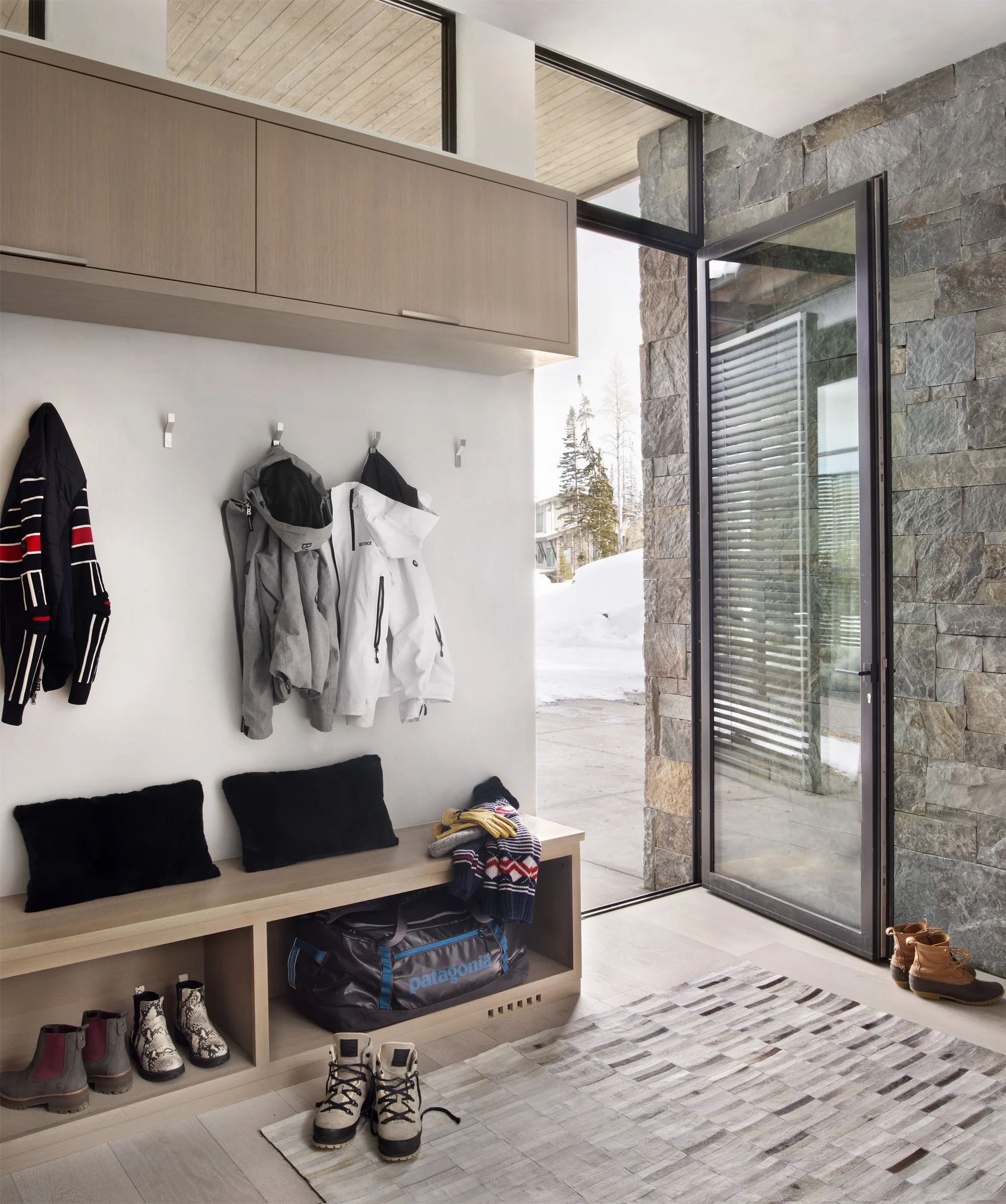 LPSL-17-ski-mudroom-entry.jpg.jpg