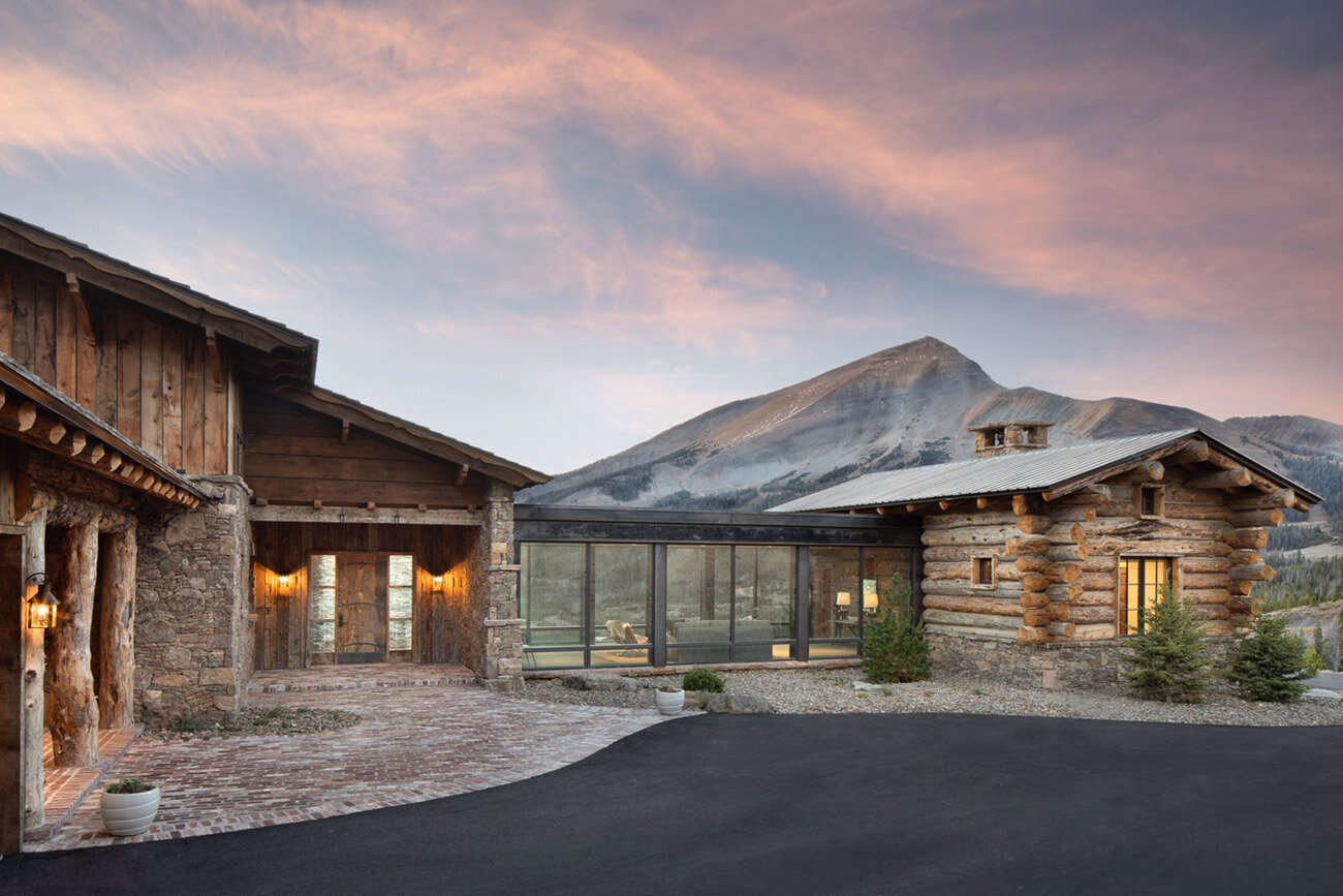 MF-19-entry-courtyard-glass-breezeway.jpg.jpg