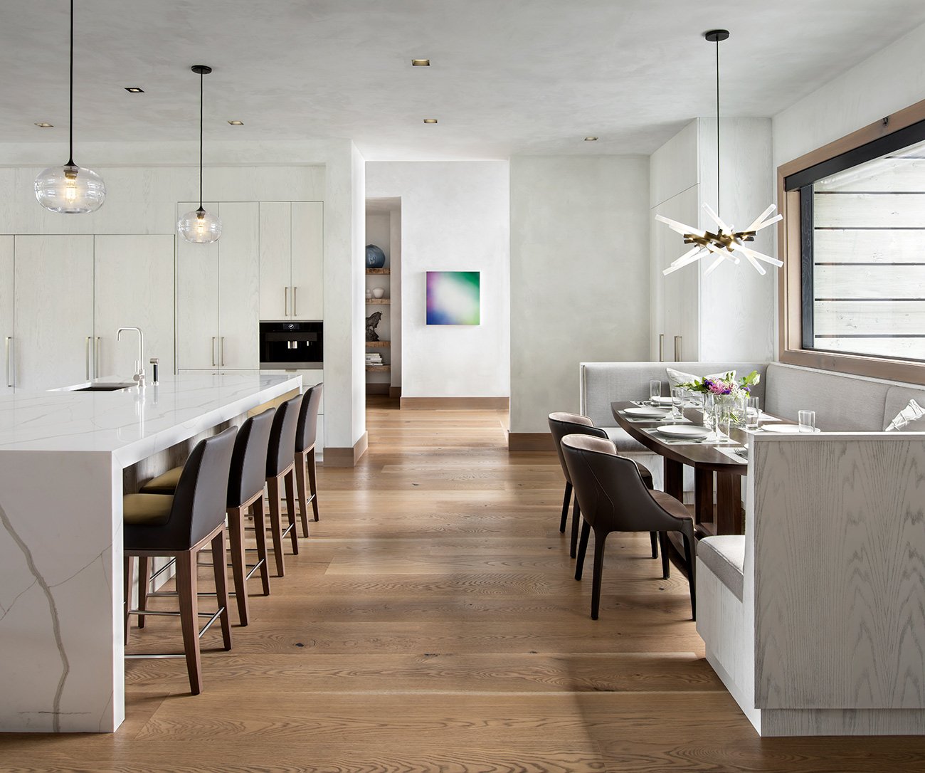 SV-12-open-kitchen-dining-mountain-home-lohss.jpeg