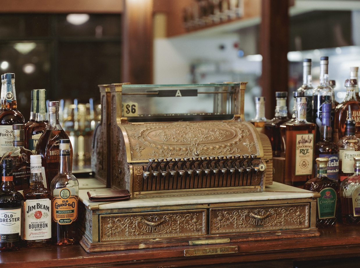 SB-06-antique-cash-register-detail.png