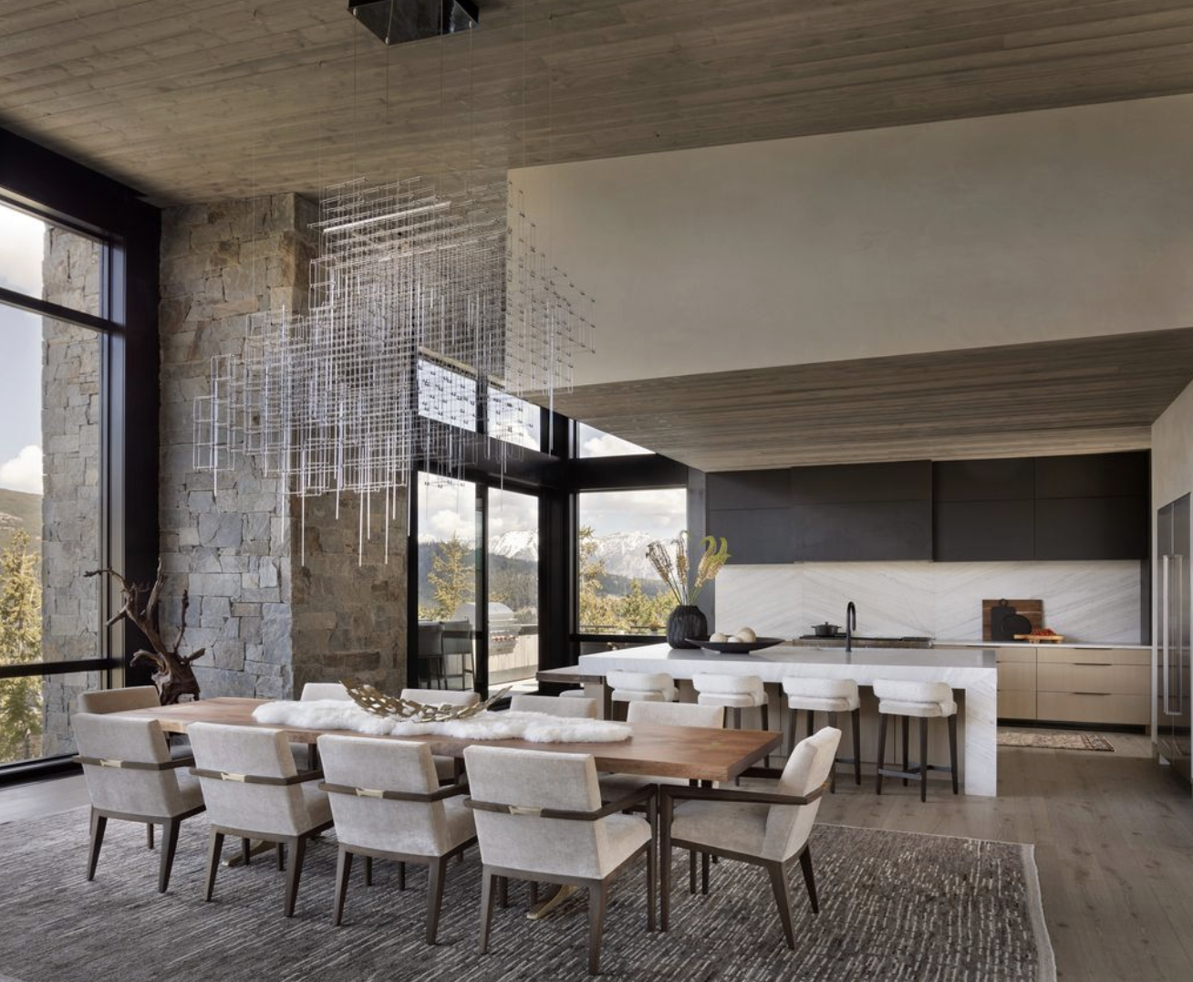 HW-09-kitchen-dining-stone-column-yellowstone-club.png