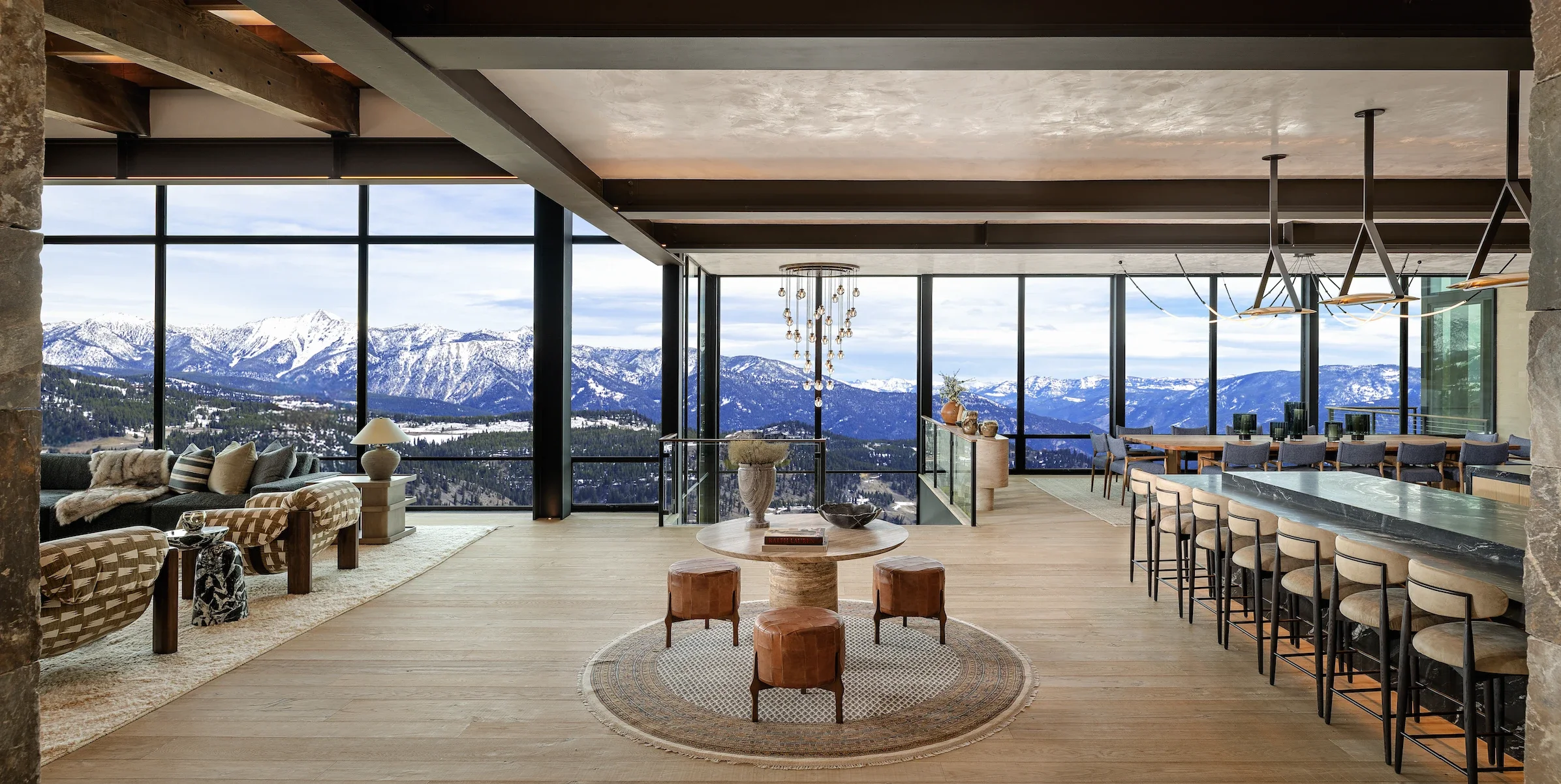 PL-34a-Big-Sky-great-room-panoramic-mountain-views-lohss-zakara.webp