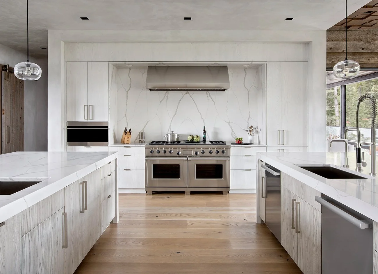 SV-09-custom-white-kitchen-mountain-home-Lohss.jpeg