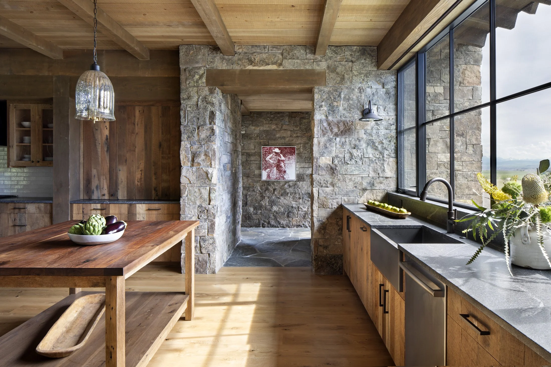 LCR-08-kitchen-stone-walls-mountain-views.jpg