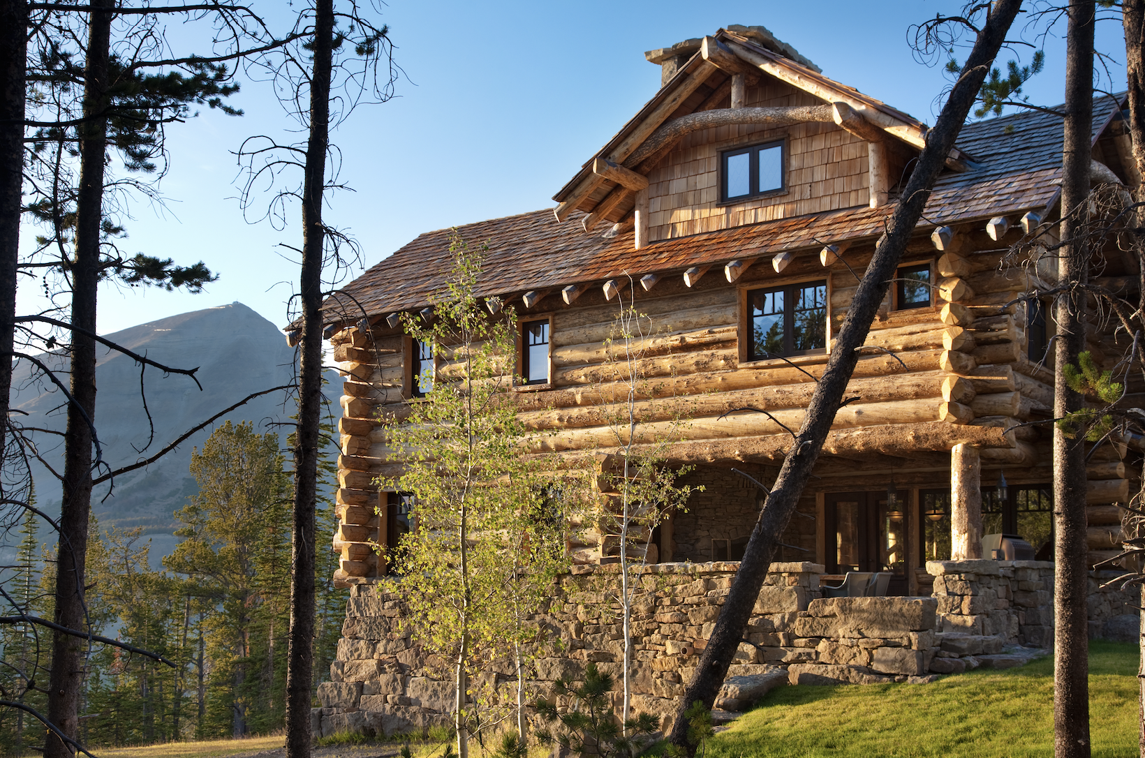 TP-10-side-exterior-log-home.png