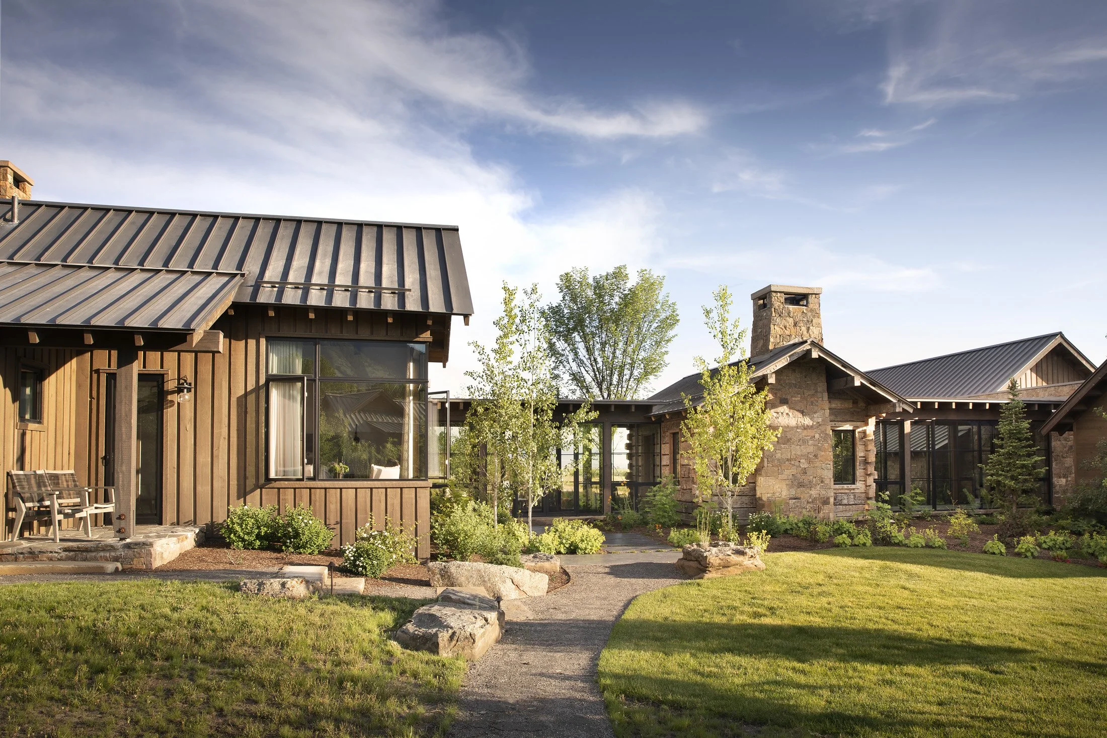 LCR-18-courtyard-connecting-structures.jpg