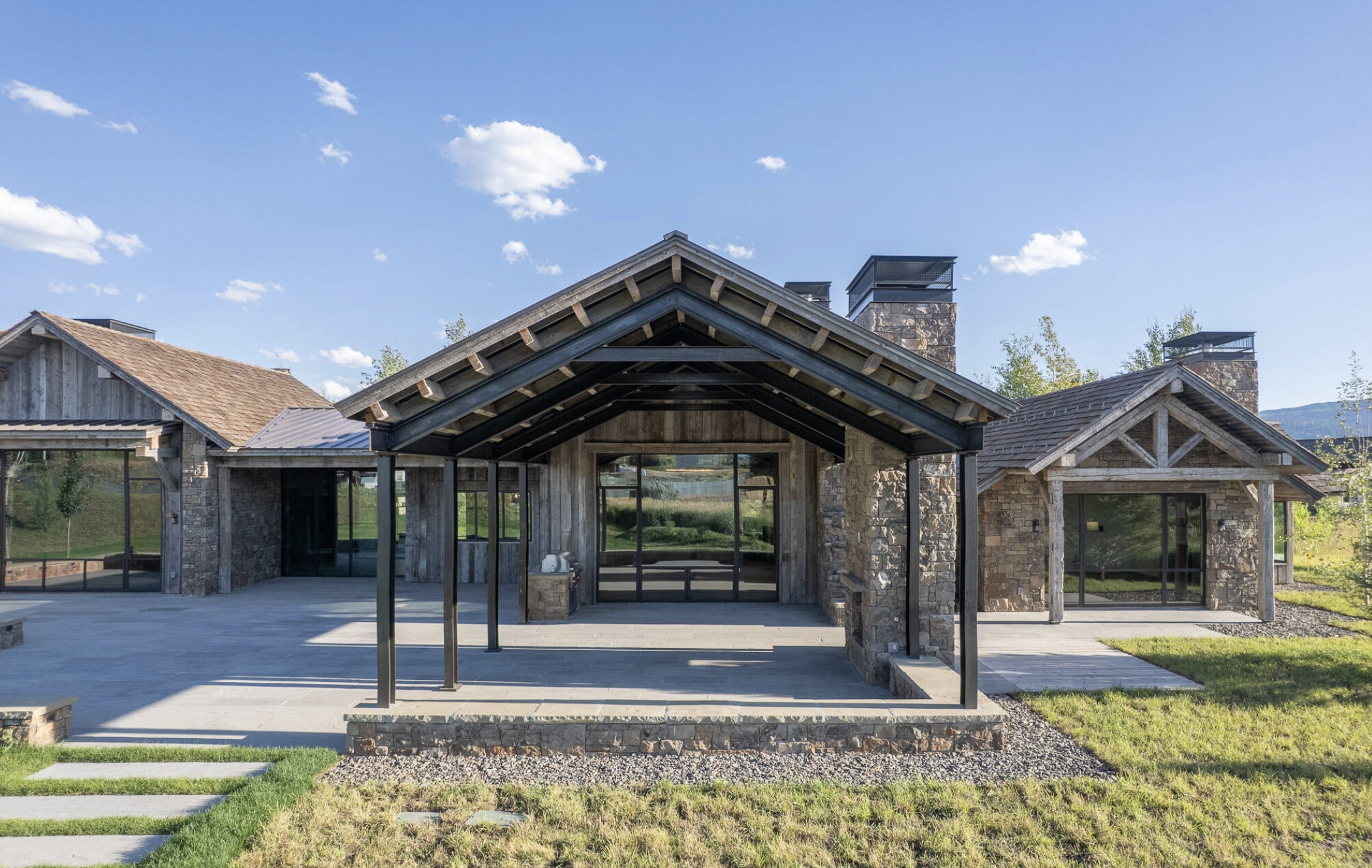 MP-06-covered-outdoor-living-fireplace.png