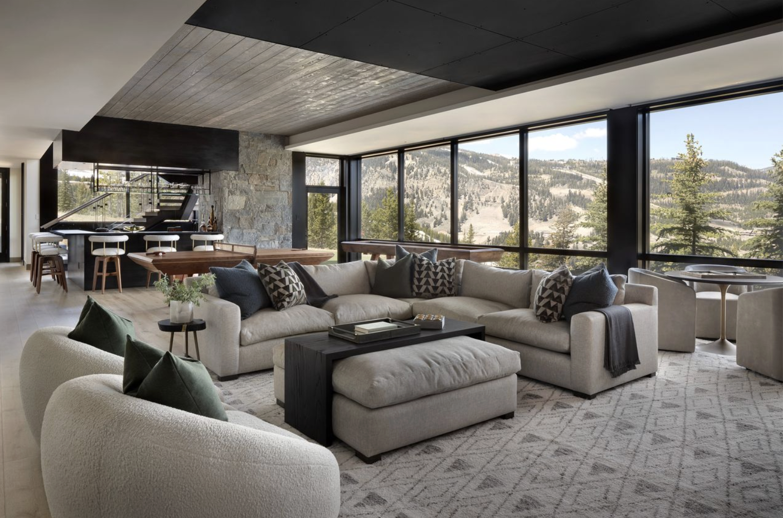 HW-15-great-room-yellowstone-club-mountain-home.png