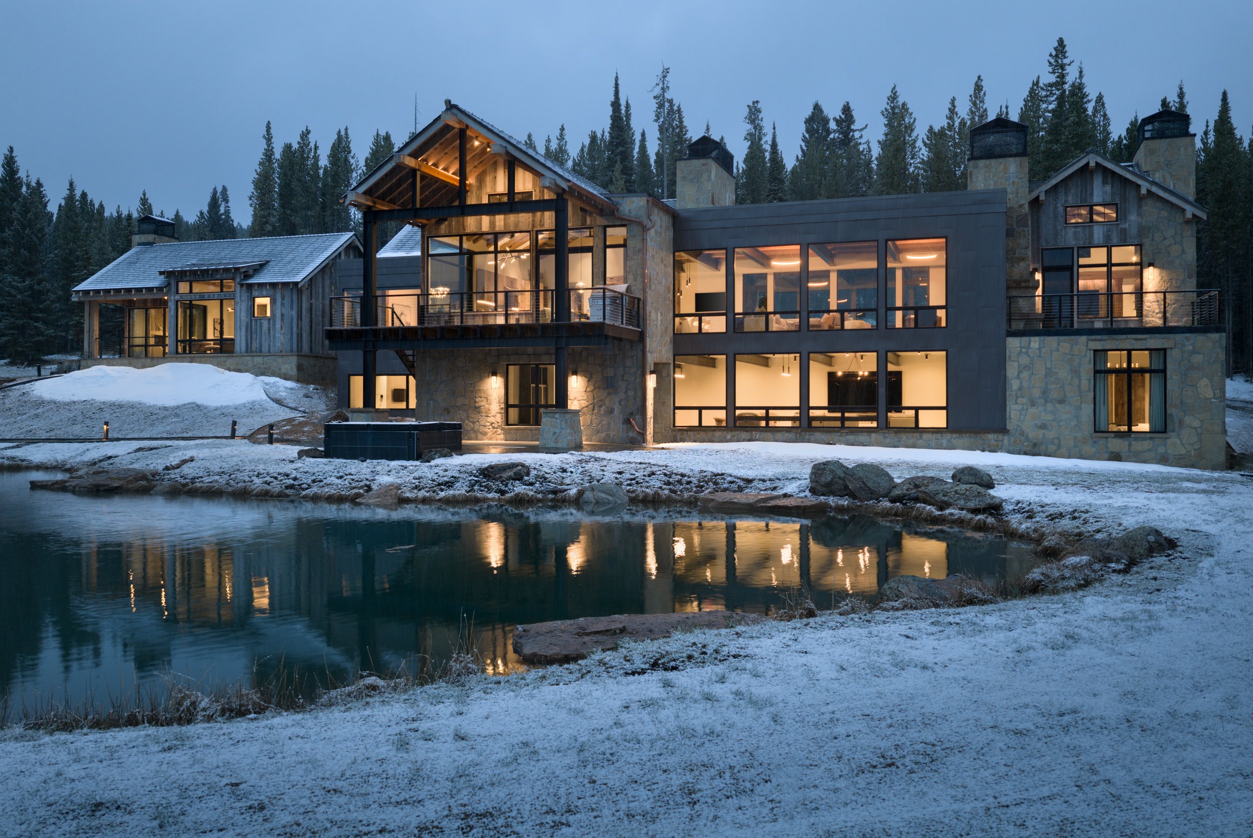SCR-26-Exterior-expansive-glass-timberwork.jpg