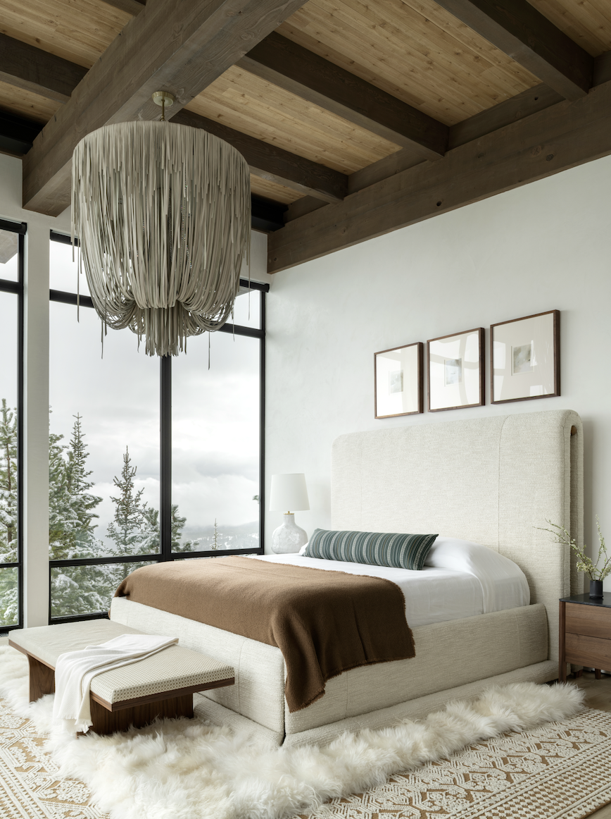 PL-17-master-bedroom-corner-windows.png