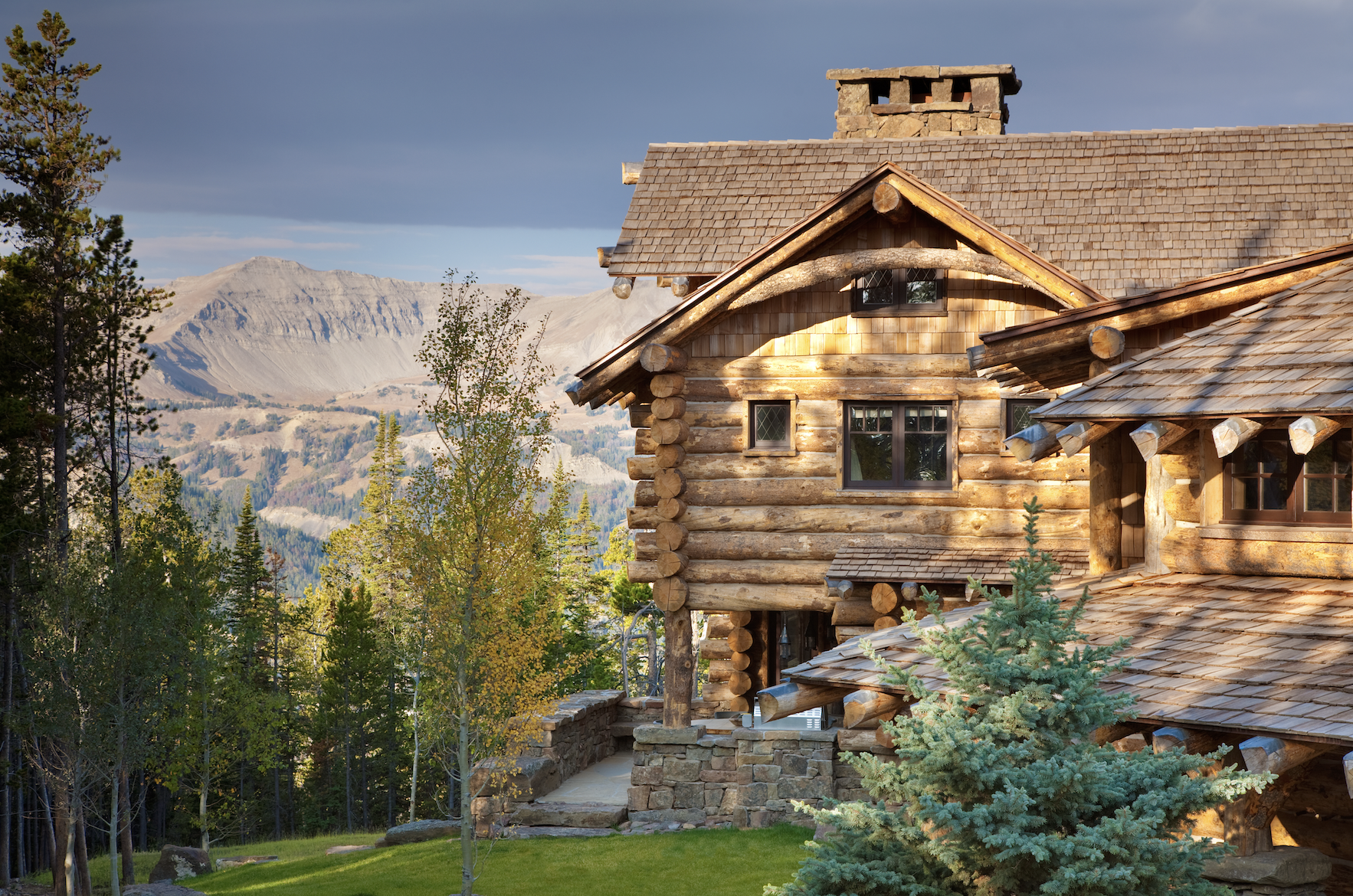 TP-14-rear-exterior-custom-log-home.png