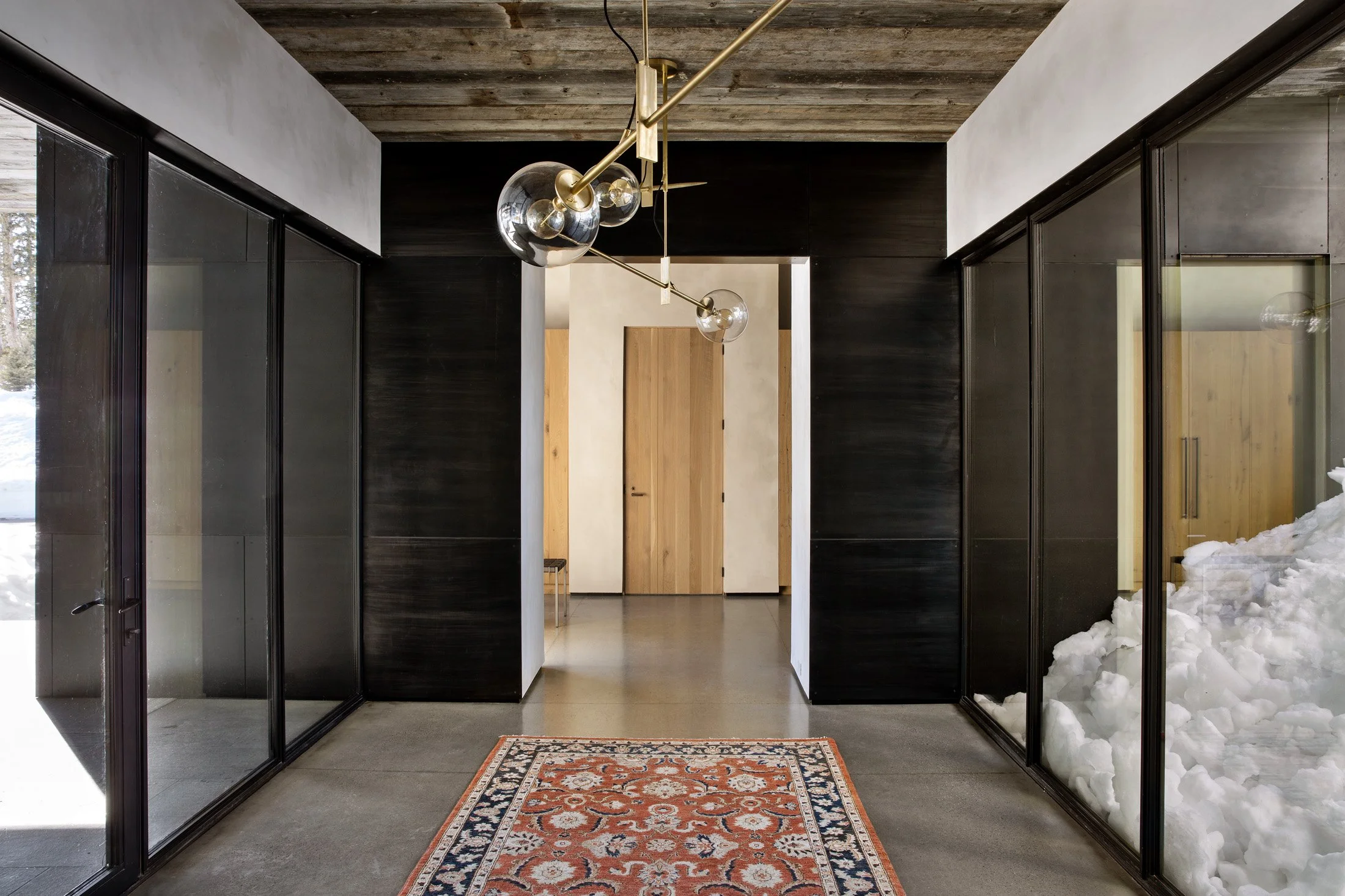 ASH-07-entry-courtyard-modern-rustic.jpg