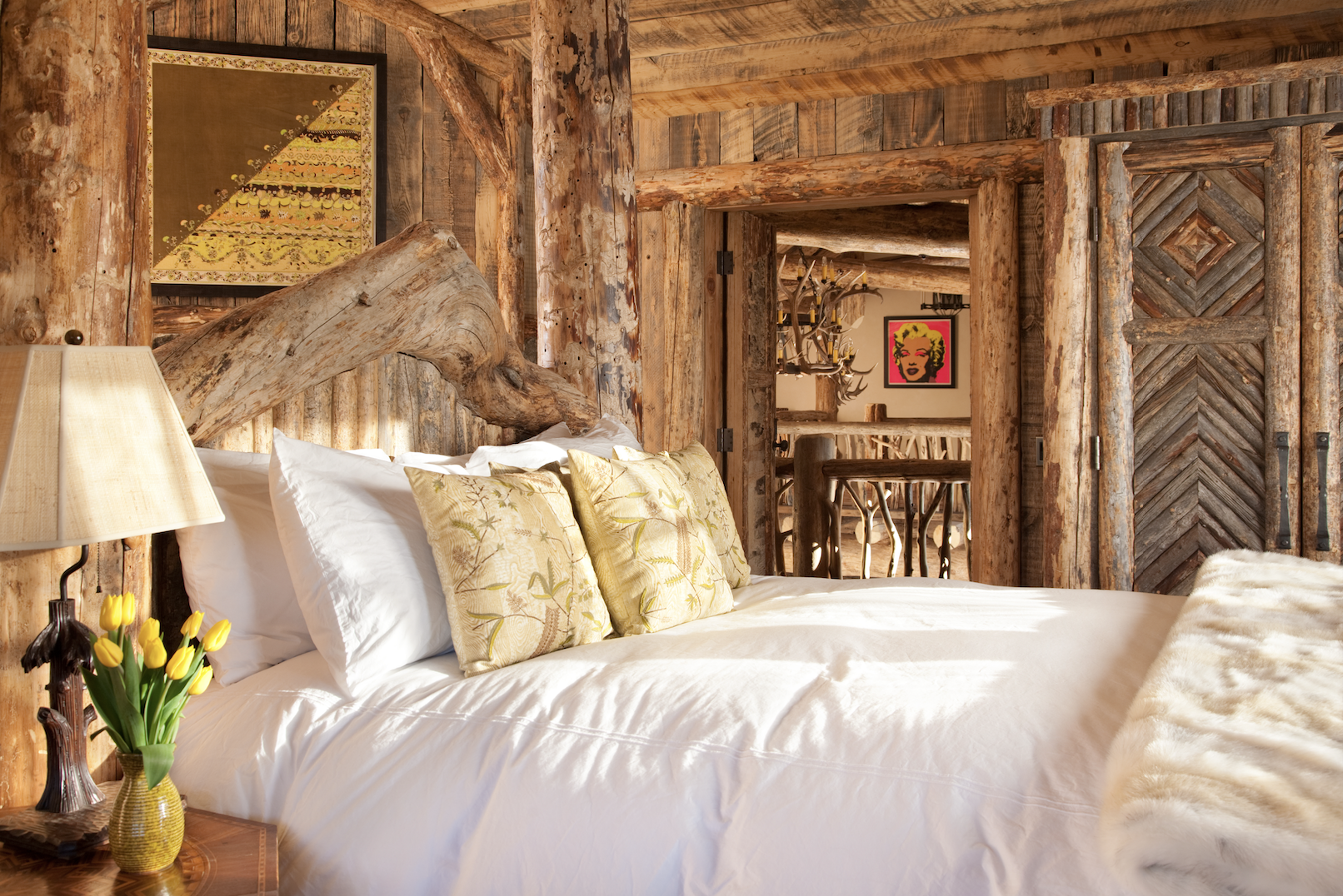 TP-07-master-bedroom-log-details.png
