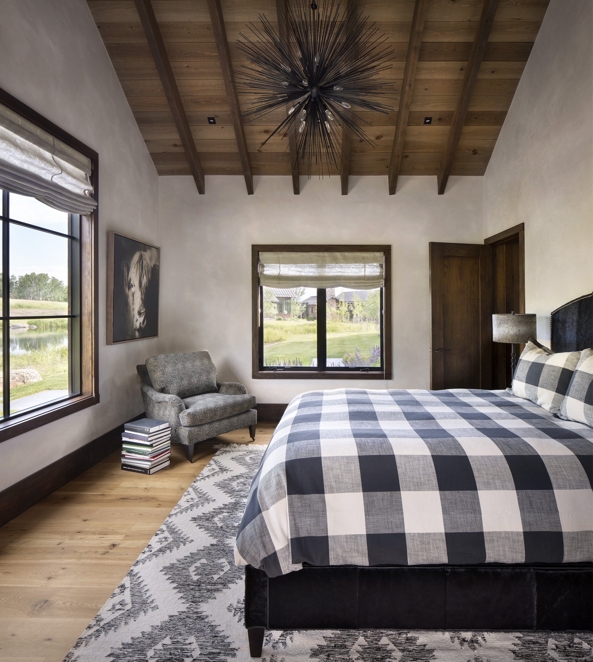 LCR-15-guest-bedroom-pond-views.jpg