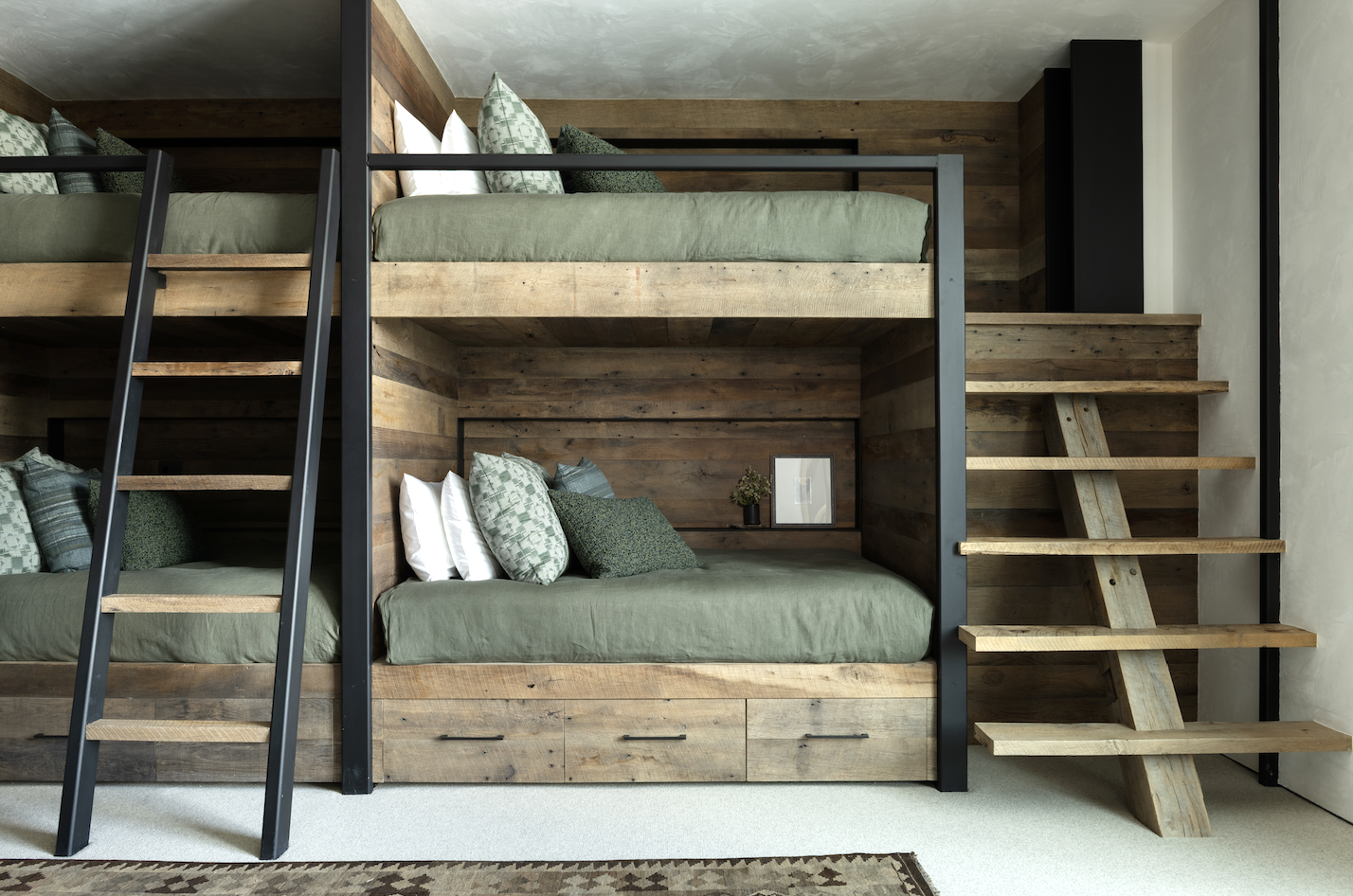 PL-22-built-in-bunk-room.png