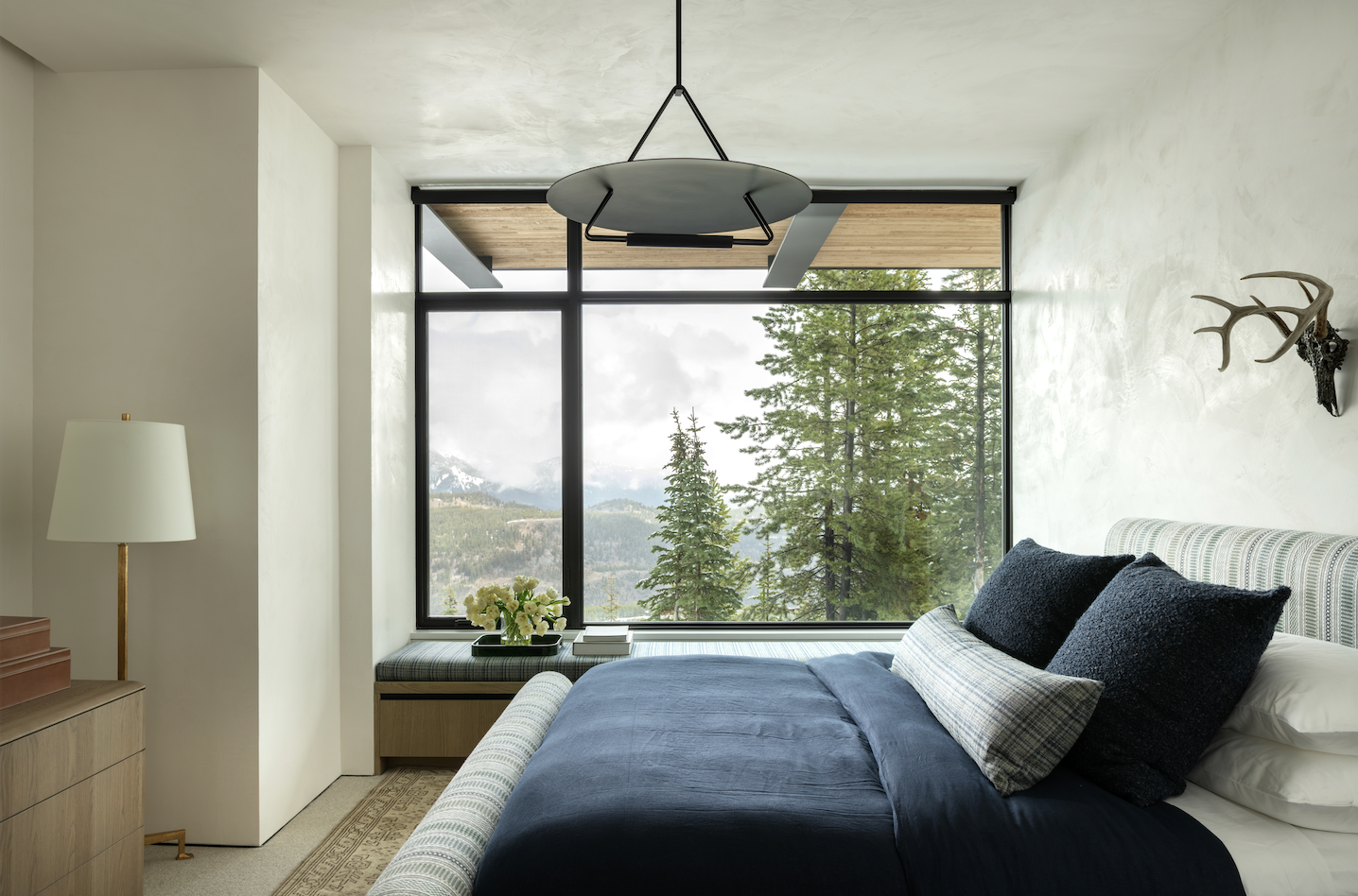 PL-19-guest-bedroom-mountain-view.png