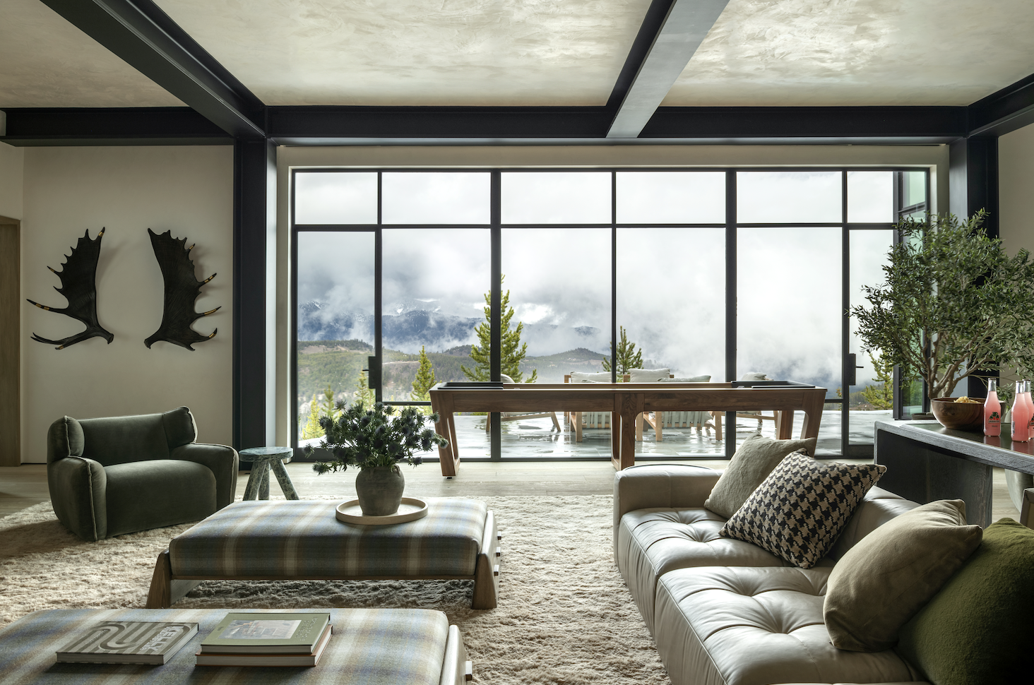 PL-13-family-room-mountain-views.png