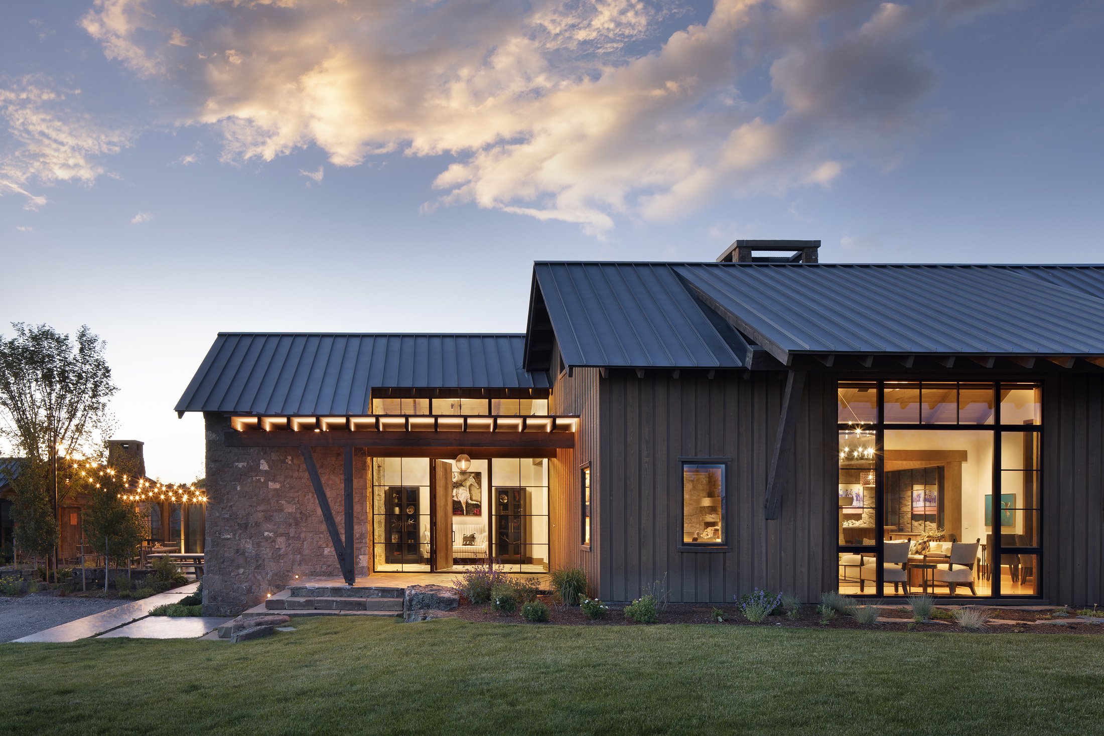 LCR-16-ranch-home-entry-exterior-evening.jpg