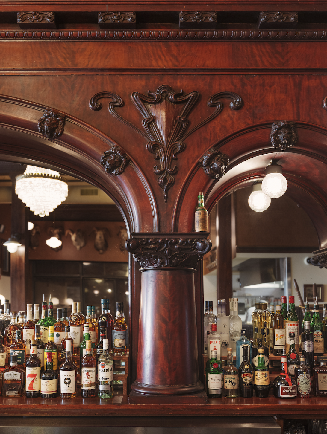 SB-18-brunswick-back-bar-detail-stockmans-bar-bozeman.png