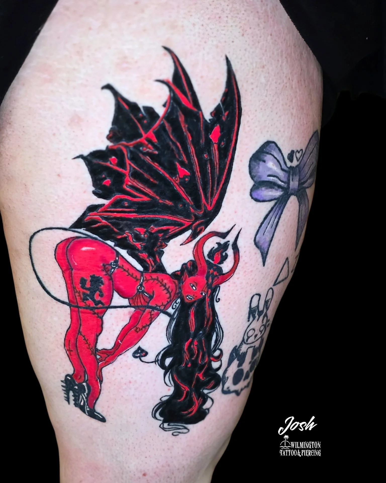 Josh @thundertatz 

😈 ❤️&zwj;🔥 Art Credit @missupacey ❤️&zwj;🔥😈

.
 #WilmingtonTattooAndPiercing #WilmingtonNC #NCTattoos #FineLineArtist #HyperRealismTattoo #BlackAndGreyInk #ColorRealismTattoo #AnimeTattooArtist #MangaInk #OtakuTattoo #CustomAn