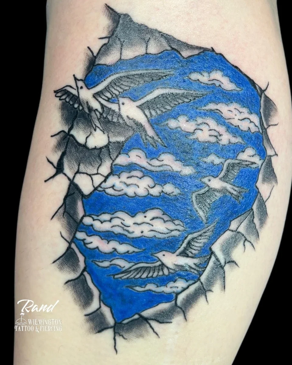 Rand @rand.thiel 

.
.
 #WilmingtonTattooAndPiercing #WilmingtonNC #WilmingtonNCTattoo #WilmingtonTattoo #NCtattooartist #910Ink #CapeFearTattoo #FineLineTattoo #RealismTattoo #BlackAndGreyTattoo #ColorTattoo #AnimeTattoo #MangaTattoo #FamilyTattoo #