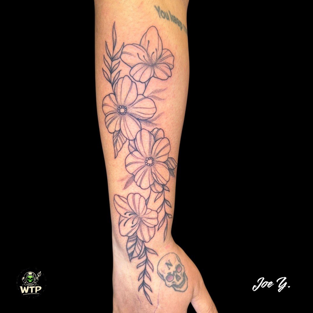 Joe @inkartjoe 

.. #WilmingtonTattooAndPiercing #WilmingtonNC #WilmingtonNCTattoo #WilmingtonTattoo #NCtattooartist #910Ink #CapeFearTattoo #FineLineTattoo #RealismTattoo #BlackAndGreyTattoo #ColorTattoo #AnimeTattoo #MangaTattoo #FamilyTattoo #MomT