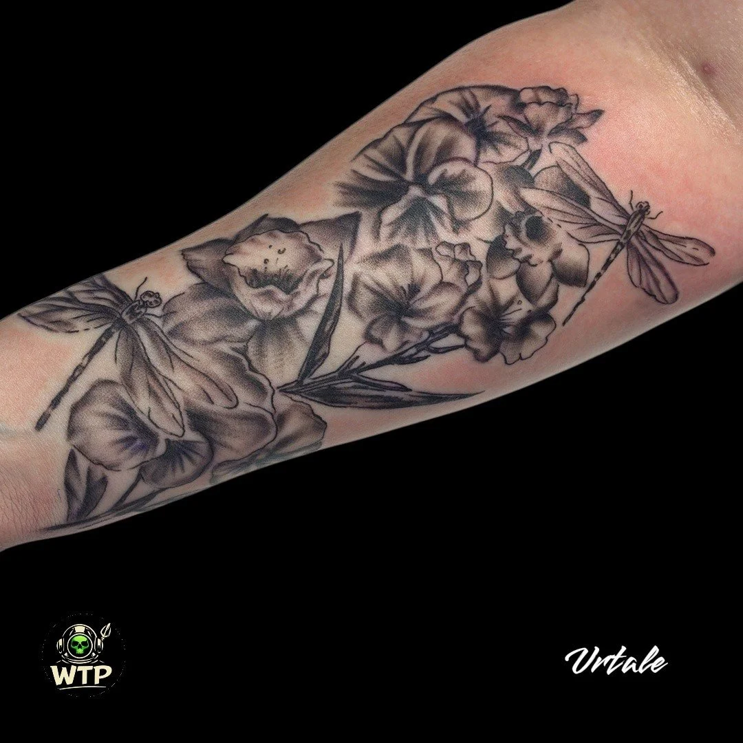 Vrtale @_vrtale 

.. #WilmingtonTattooAndPiercing #WilmingtonNCTattoo #WilmingtonTattoo #FineLineTattoo #MinimalTattoo #DelicateTattoo #LineworkTattoo #RealismArtist #BlackAndGreyRealism #AnimeInk #MangaTattoo #FamilyTattooIdeas #ChildNameTattoo #Mem