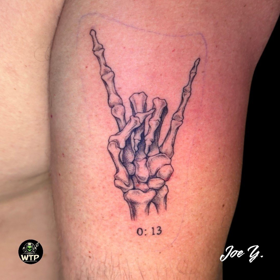 Joe @inkartjoe 

.
.
 #WilmingtonTattooAndPiercing #WilmingtonNC #WilmingtonNCTattoo #WilmingtonTattoo #NCtattooartist #910Ink #CapeFearTattoo #FineLineTattoo #RealismTattoo #BlackAndGreyTattoo #ColorTattoo #AnimeTattoo #MangaTattoo #FamilyTattoo #Mo