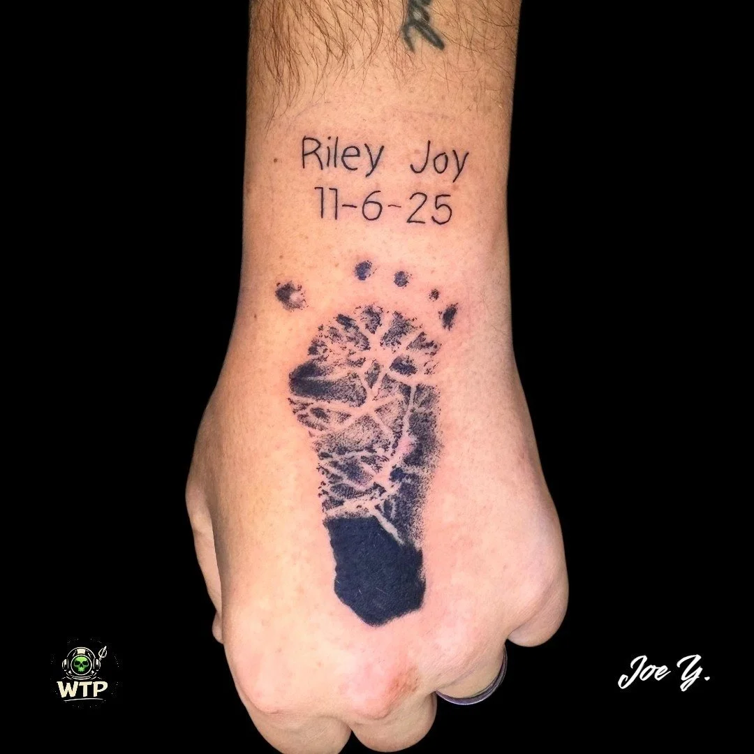Daughter&rsquo;s footprint

Joe @inkartjoe 

.
.
 #WilmingtonTattooAndPiercing #WilmingtonNCTattoo #WilmingtonTattoo #FineLineTattoo #MinimalTattoo #DelicateTattoo #LineworkTattoo #RealismArtist #BlackAndGreyRealism #AnimeInk #MangaTattoo #FamilyTatt