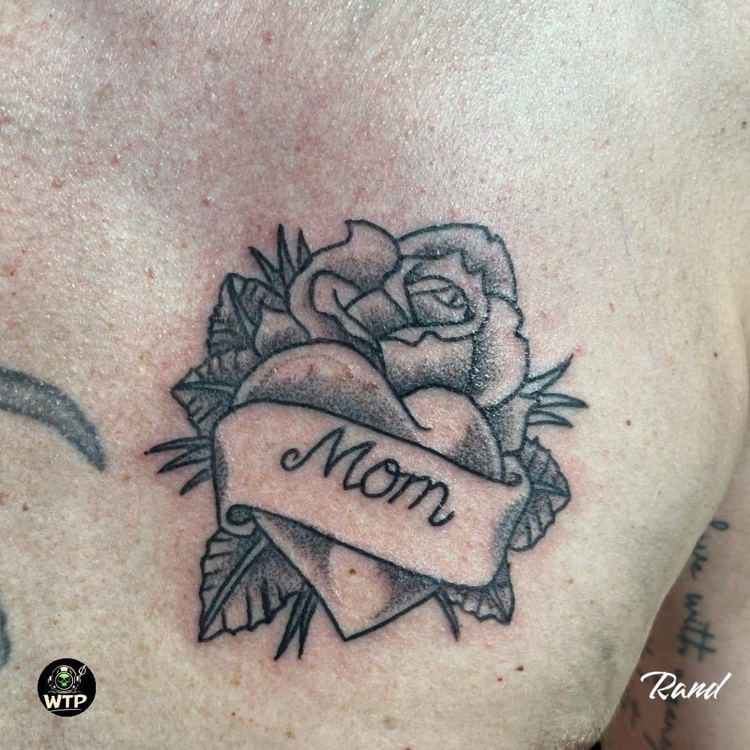 Rand @rand.thiel 

.
.
 #WilmingtonTattooAndPiercing #WilmingtonNC #WilmingtonNCTattoo #WilmingtonTattoo #NCtattooartist #910Ink #CapeFearTattoo #FineLineTattoo #RealismTattoo #BlackAndGreyTattoo #ColorTattoo #AnimeTattoo #MangaTattoo #FamilyTattoo #