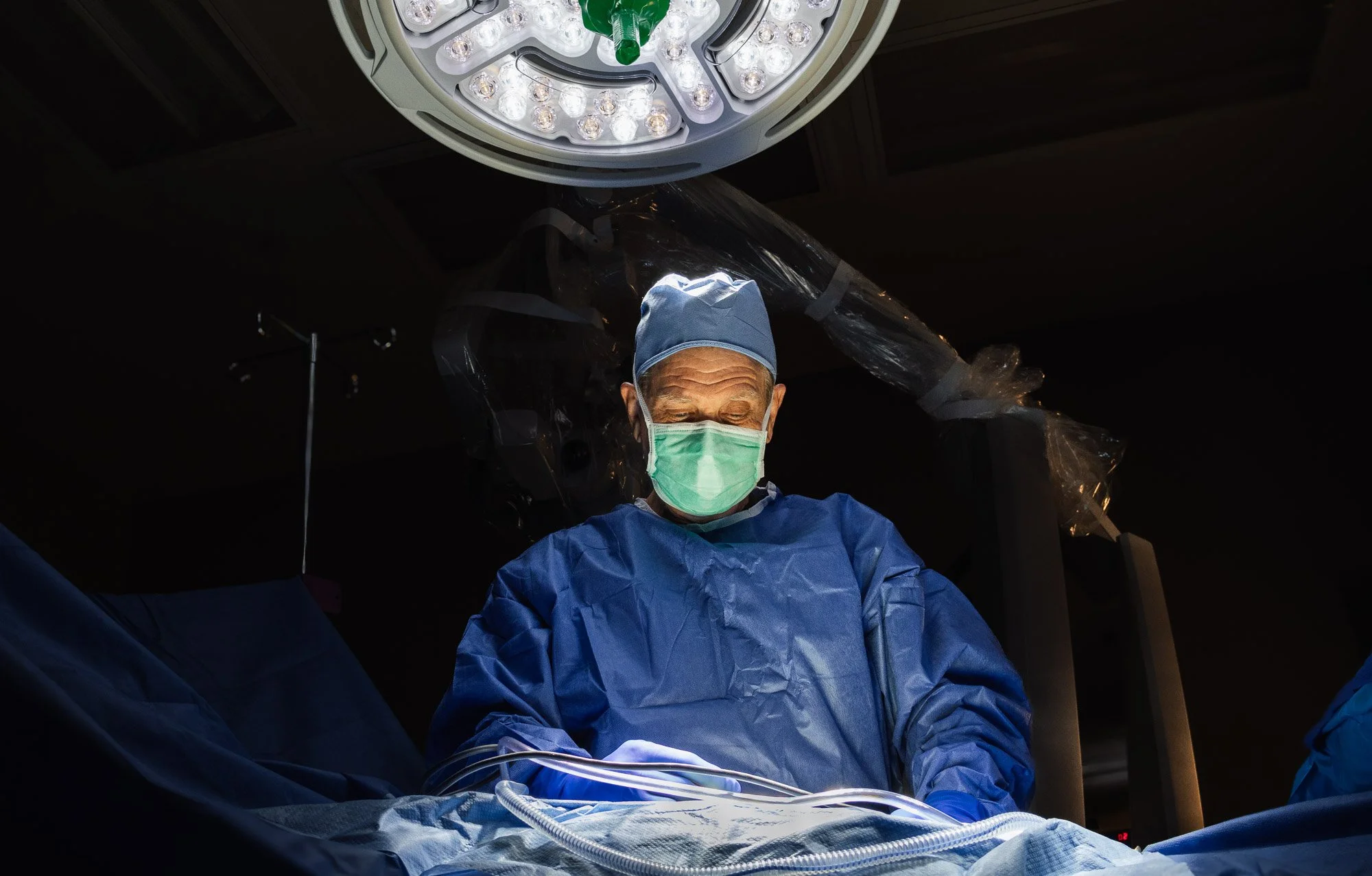 Dr. Dohring performing minimally invasive surgery