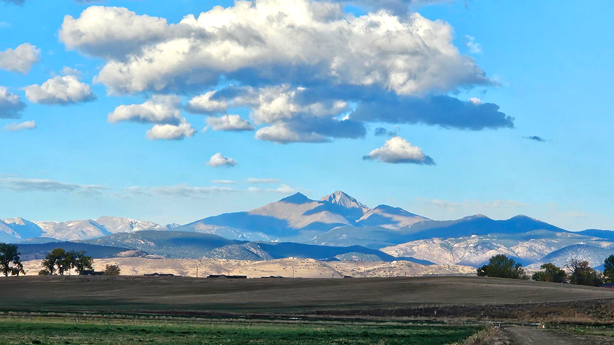 Lewis Valley Fields-Mountains 16-9.png