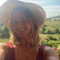 Alana Anderson describes how she has benefited from astrology readings with Rachelle.