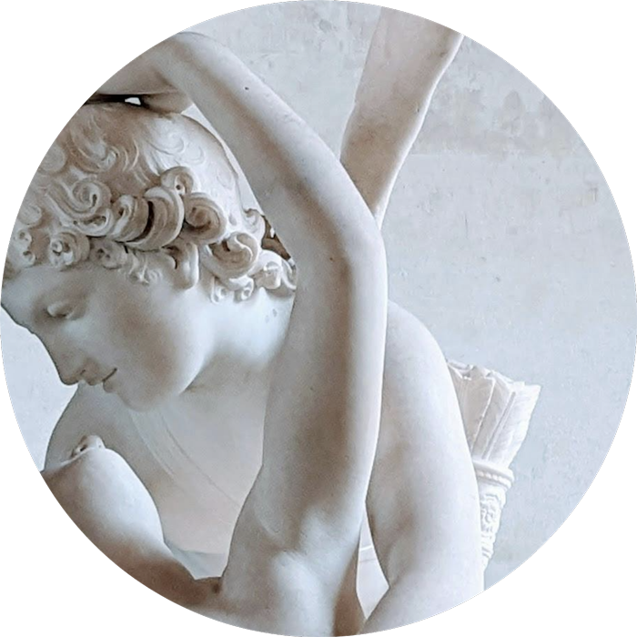 Closeup of Psyche and Eros statue