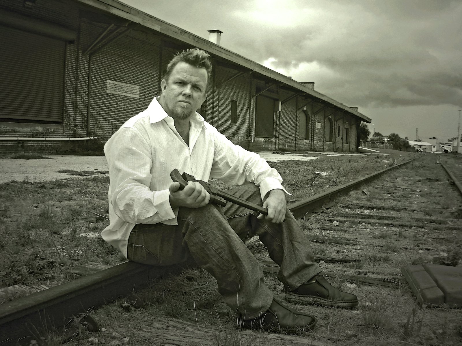 frank bandw.jpg