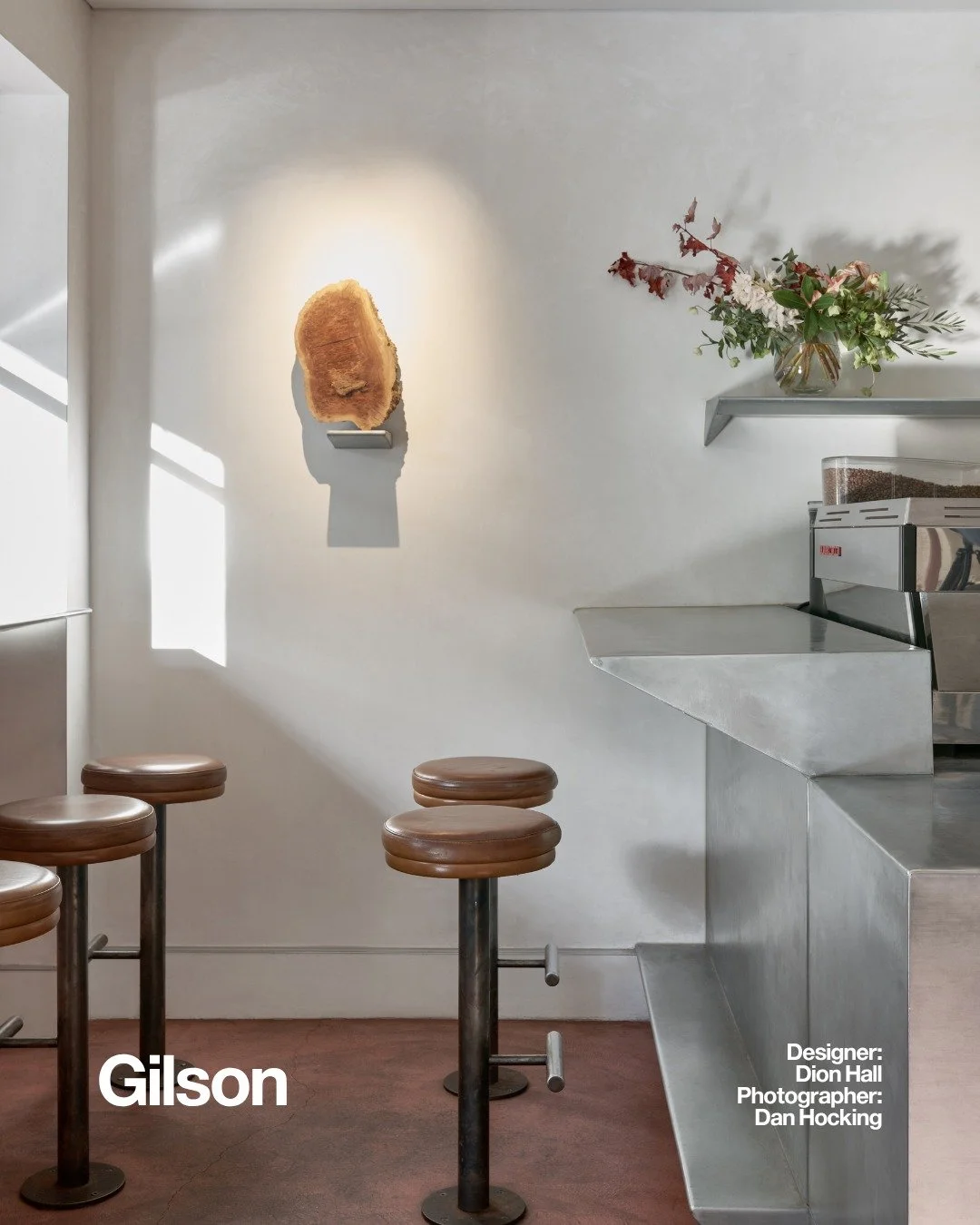 A hospitality environment shaped through materiality and considered detail. Delivered by Duo Commercial for @gilson_southyarra

-

Architect
@dion_hall

-

Photography
@_danhocking_