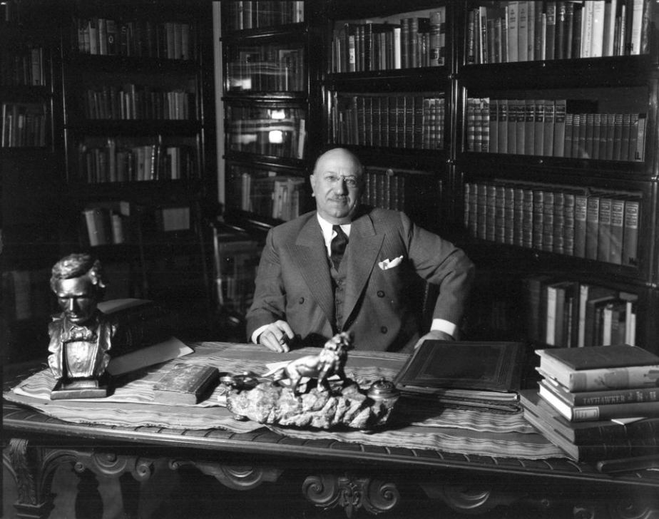 1935
Governor Horner in his Lincoln Library 
(Now Lincoln Bedroom)